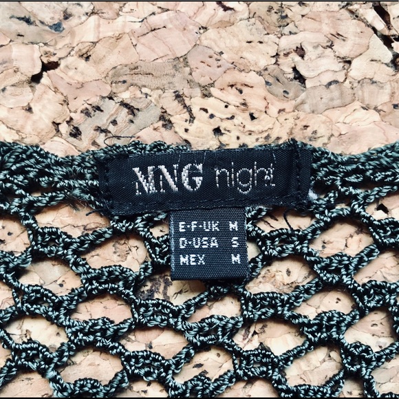 Witchy form fitting crocheted blouse - Picture 2 of 3